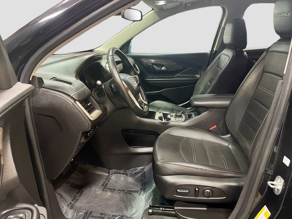 Used 2024 GMC Terrain Denali w/ Denali Premium Package AWD/4WD image 22