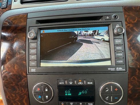 Used 2010 GMC Yukon Denali image 33