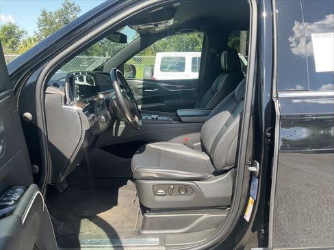 Used 2022 Cadillac Escalade ESV Luxury RWD image 9