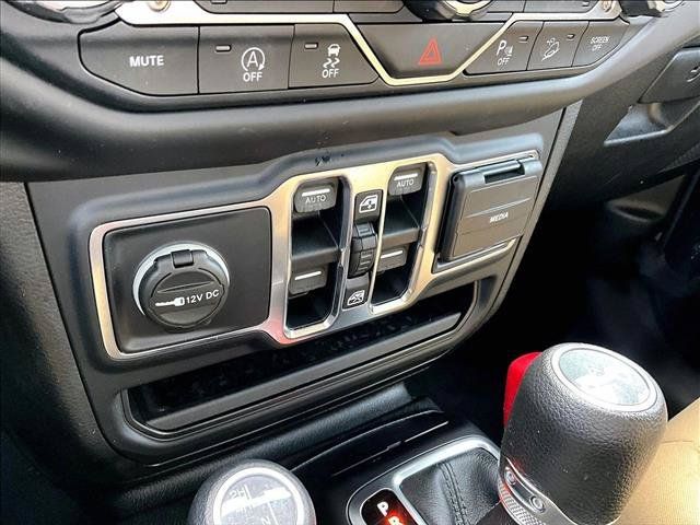 Used 2019 Jeep Wrangler Unlimited Sport S AWD/4WD image 23