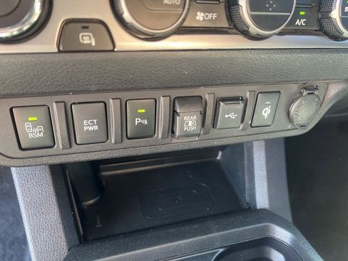 Used 2023 Toyota Tacoma Limited w/ Nightshade Package image 17