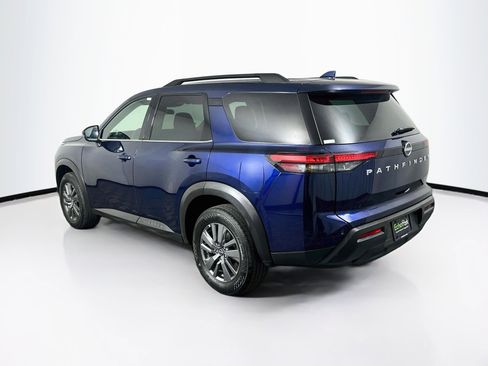 Used 2025 Nissan Pathfinder SV FWD image 5