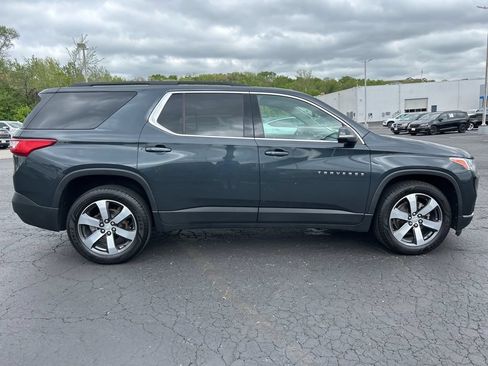 Used 2021 Chevrolet Traverse LT w/ LT Premium Package FWD image 6