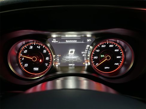 Used 2018 Dodge Charger SXT image 15
