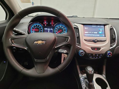 Used 2018 Chevrolet Cruze LS image 22