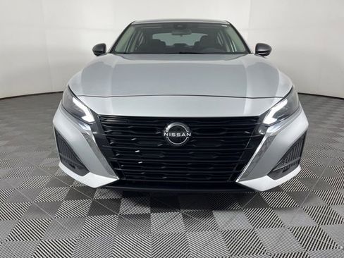 Used 2024 Nissan Altima 2.5 S FWD image 5