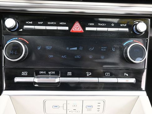 Used 2025 Hyundai Santa Fe SEL image 21