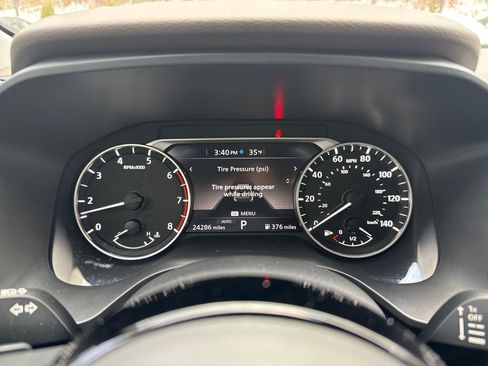 Used 2023 Nissan Rogue SV image 9