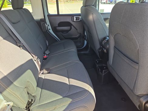 Used 2024 Jeep Wrangler Unlimited Sport AWD/4WD image 30