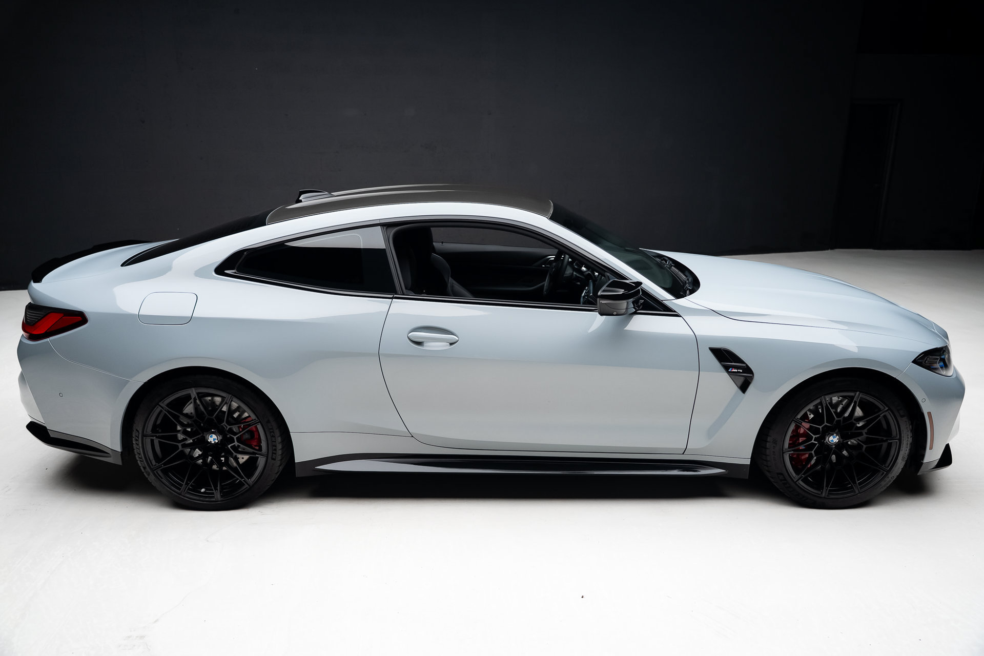 Used 2021 BMW M4 Coupe w/ Executive Package RWD image 36
