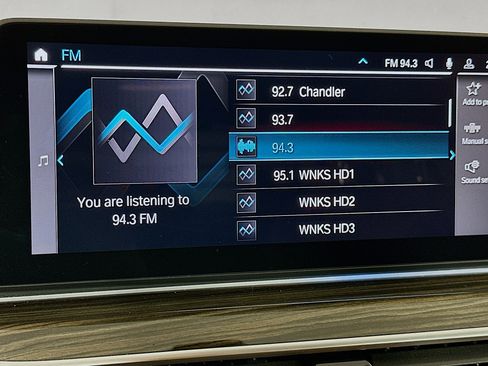 Used 2023 BMW 530e w/ Convenience Package image 21