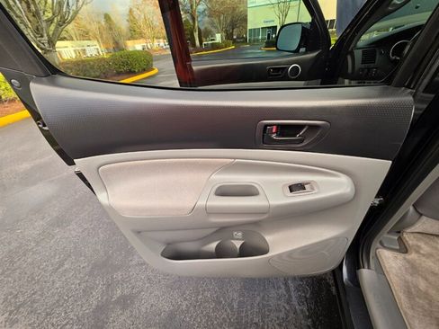 Used 2010 Toyota Tacoma 4x4 Double Cab image 39