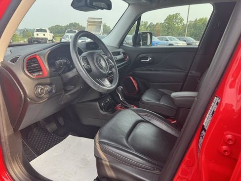 Used 2016 Jeep Renegade Trailhawk w/ Premium Trailhawk Package AWD/4WD image 12