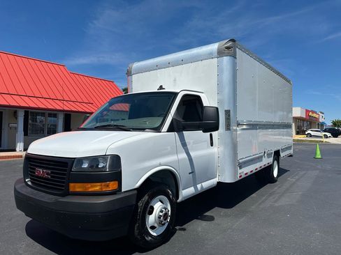 Used 2021 GMC Savana 3500 Extended w/ Power Convenience Package RWD image 10