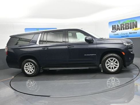 Used 2021 Chevrolet Suburban LT image 7