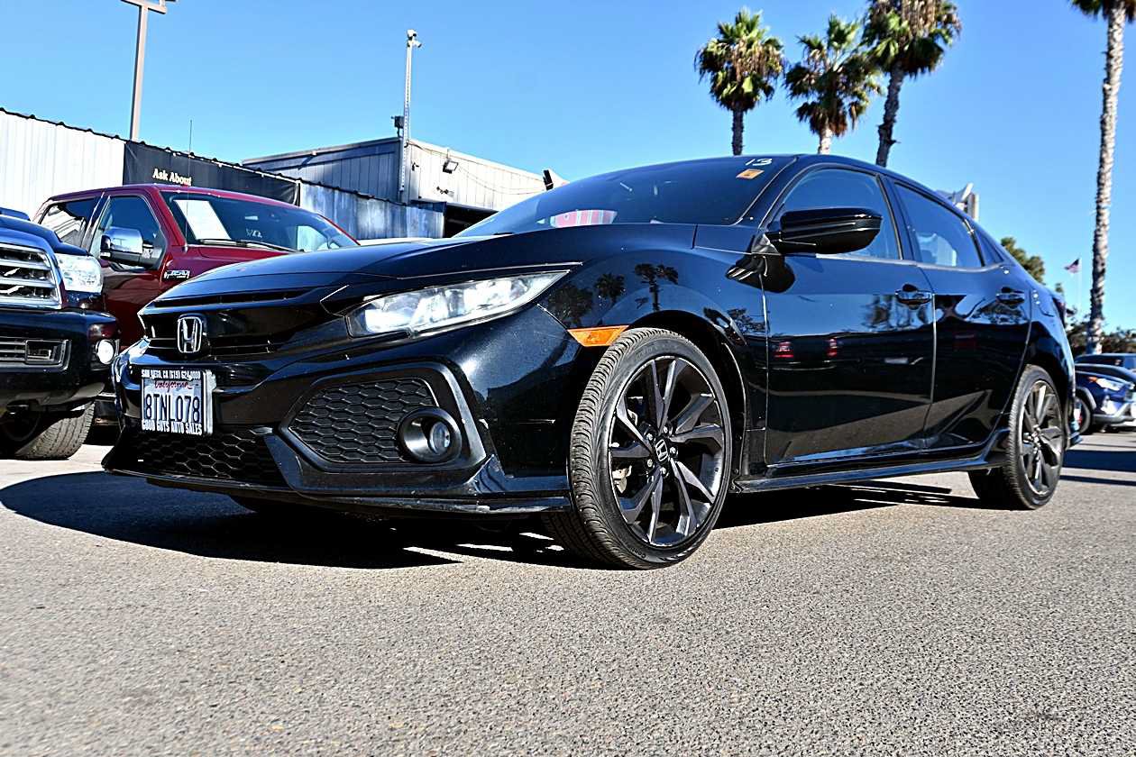 Used 2018 Honda Civic Sport image 1