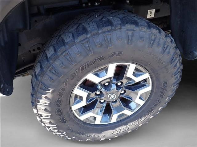 Used 2021 Toyota Tacoma TRD Off-Road AWD/4WD image 7
