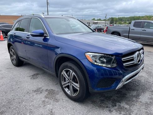 Used 2019 Mercedes-Benz GLC 300 4MATIC image 2