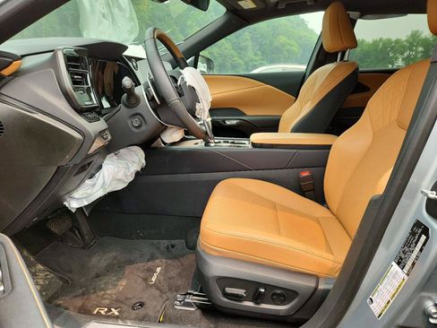 Used 2025 Lexus RX 350 Premium w/ Accessory Package (Z1) AWD/4WD image 6