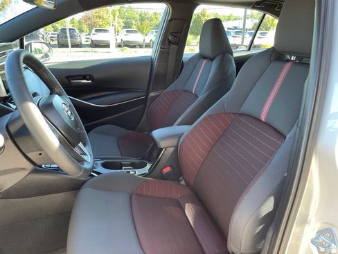 Used 2025 Toyota Corolla SE w/ SE Premium Package FWD image 10