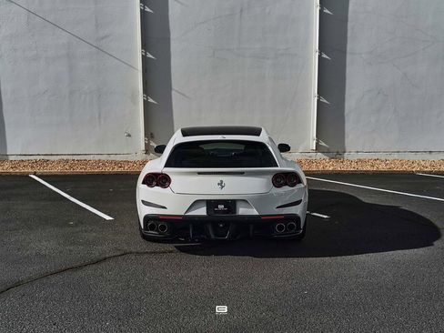 Used 2018 Ferrari GTC4Lusso image 16