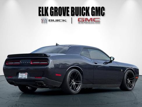 Used 2017 Dodge Challenger R/T Scat Pack image 4