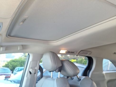 Used 2022 Toyota Sienna XLE image 14