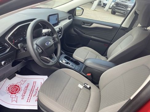 Used 2022 Ford Escape SE image 16