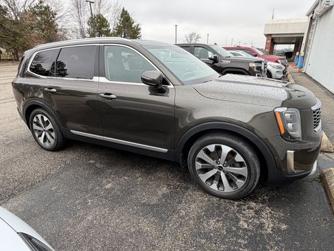 Used 2021 Kia Telluride EX w/ EX Premium Package image 5