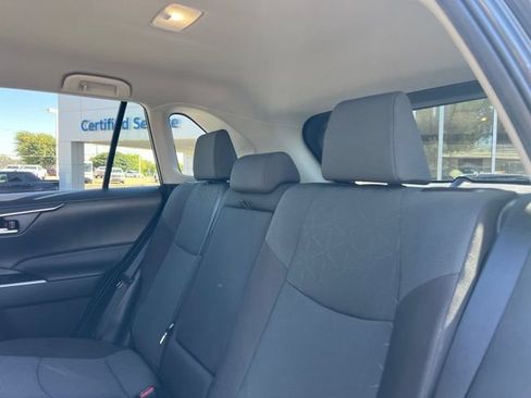 Used 2025 Toyota RAV4 XLE FWD image 19