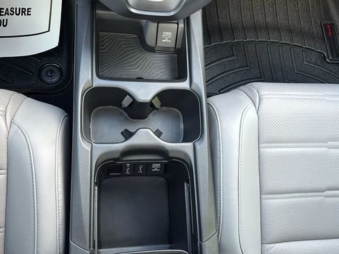 Used 2019 Honda CR-V Touring image 11