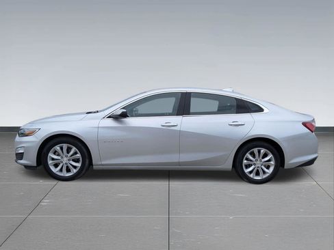Used 2020 Chevrolet Malibu LT w/ Leather Package image 2