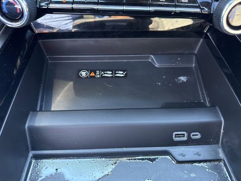 Used 2025 Chevrolet Suburban RST w/ RST Capability Package image 26