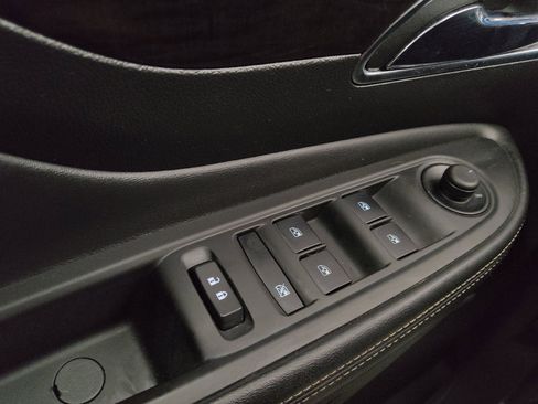 Used 2014 Buick Encore Premium image 27