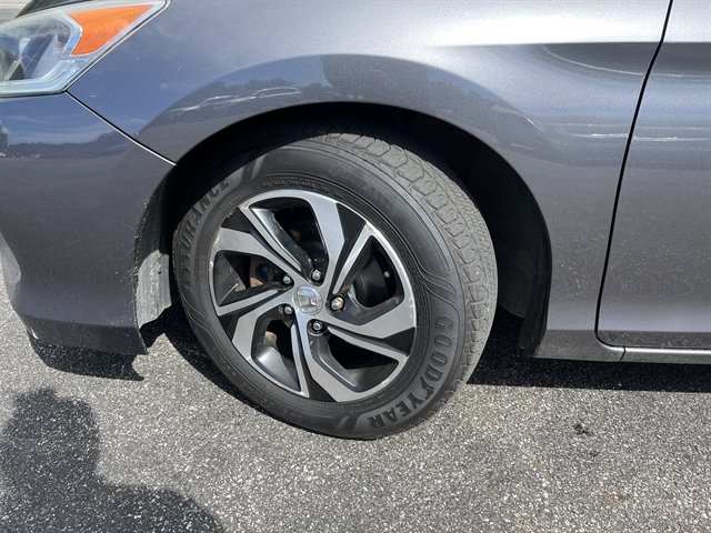 Used 2016 Honda Accord LX image 13