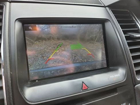 Used 2015 Ford Taurus SEL w/ Equipment Group 201A image 11