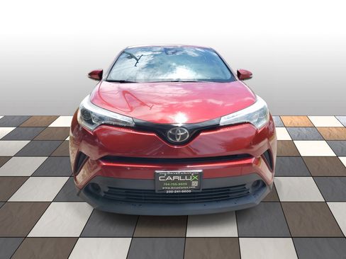 Used 2018 Toyota C-HR XLE image 2