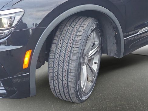 Used 2019 Volkswagen Tiguan S image 33