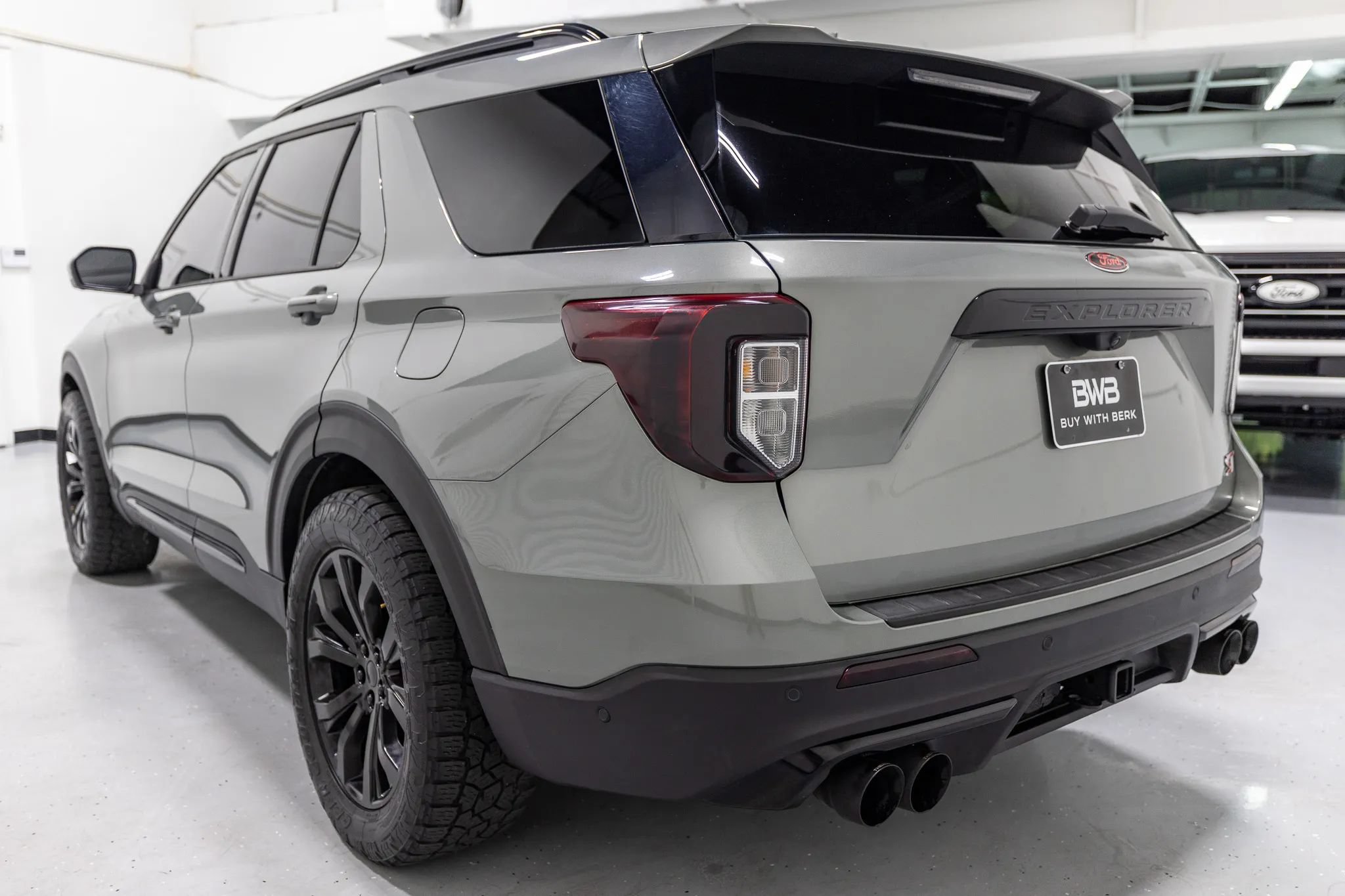 Used 2020 Ford Explorer ST w/ Premium Technology Package AWD/4WD image 16