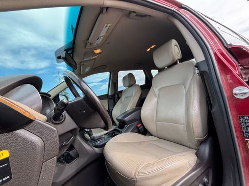 Used 2013 Hyundai Santa Fe GLS FWD image 6