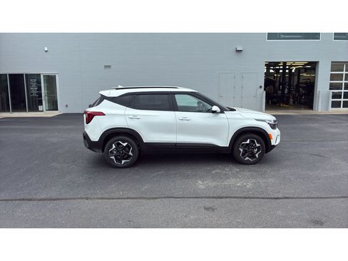 Used 2026 Kia Seltos S AWD/4WD image 8