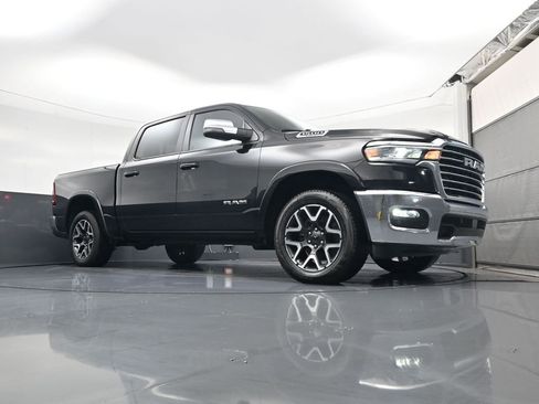 Used 2025 RAM 1500 Laramie AWD/4WD image 18