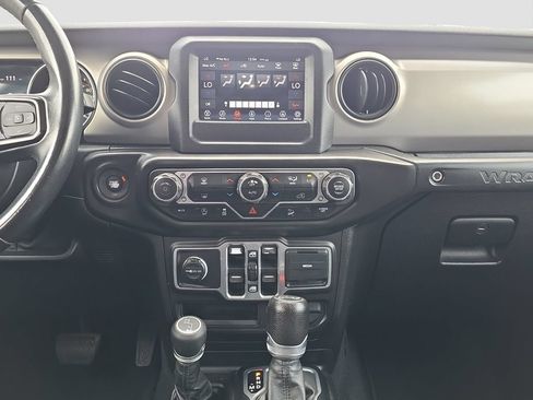 Used 2018 Jeep Wrangler Unlimited Sport S AWD/4WD image 14