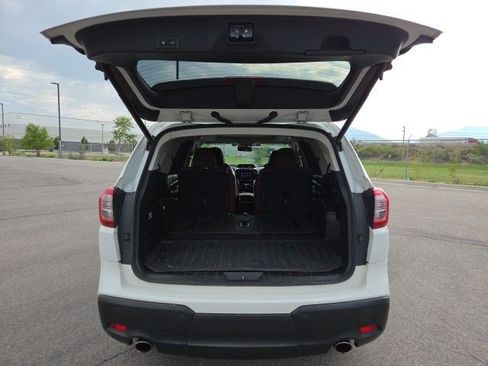 Used 2022 Subaru Ascent Touring AWD/4WD image 16