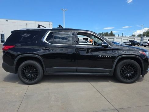 Used 2018 Chevrolet Traverse LT w/ LPO, 'HIT The Road' Package AWD/4WD image 5