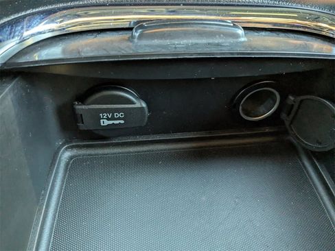 Used 2019 Dodge Grand Caravan SXT image 18