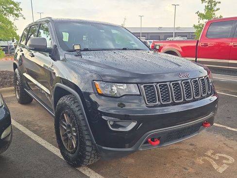 Used 2017 Jeep Grand Cherokee Trailhawk AWD/4WD image 4