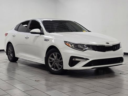 Used 2020 Kia Optima LX image 2