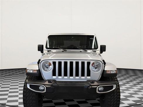 Used 2022 Jeep Wrangler Unlimited Sahara image 3