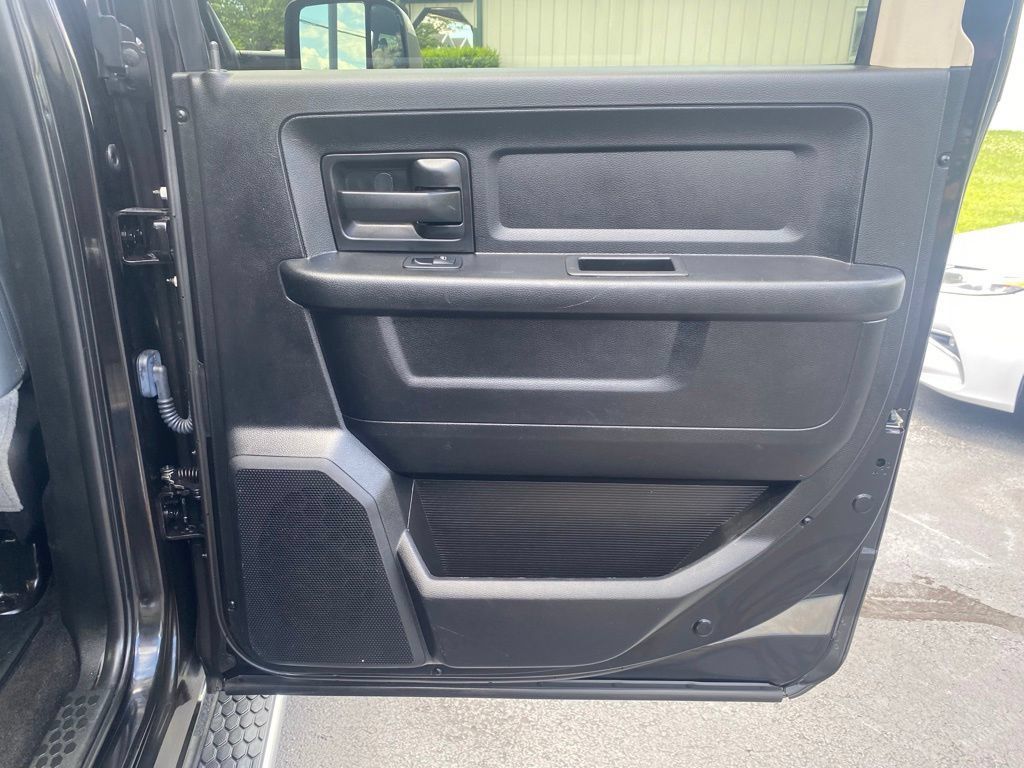 Used 2018 RAM 2500 Tradesman w/ Chrome Appearance Group AWD/4WD image 24
